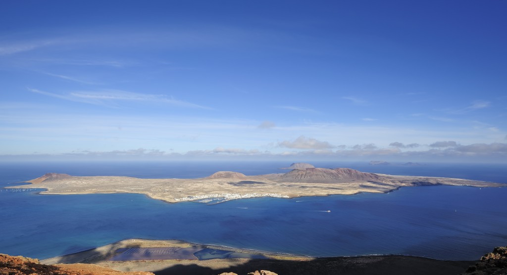 "De Fuerteventura a Isla de la Graciosa en Camper ¿Es posible?"