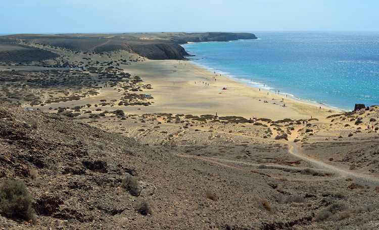 "9 Playas que No Te Puedes Perder Si Vas a Lanzarote"