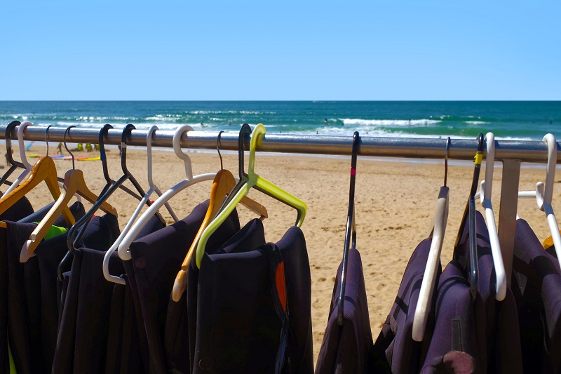 "Cómo Cuidar Tu Traje de Neopreno para Surfear en Fuerteventura"